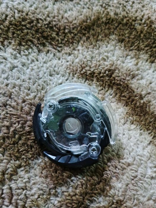 Продам дзиги (бейблейди)