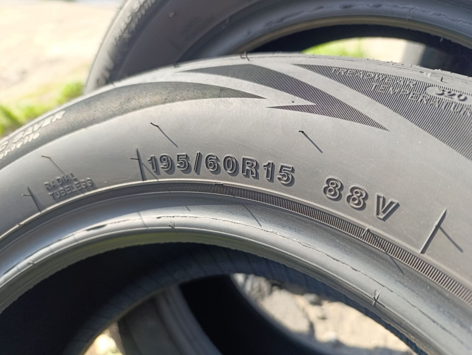 Майже нові всесезонні шини Tracmax 195/60 R15 резина Р15