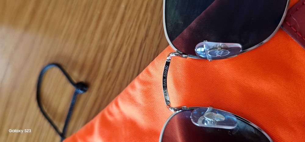 Óculos de sol menina marca RAY-BAN polarizados praticamente novos