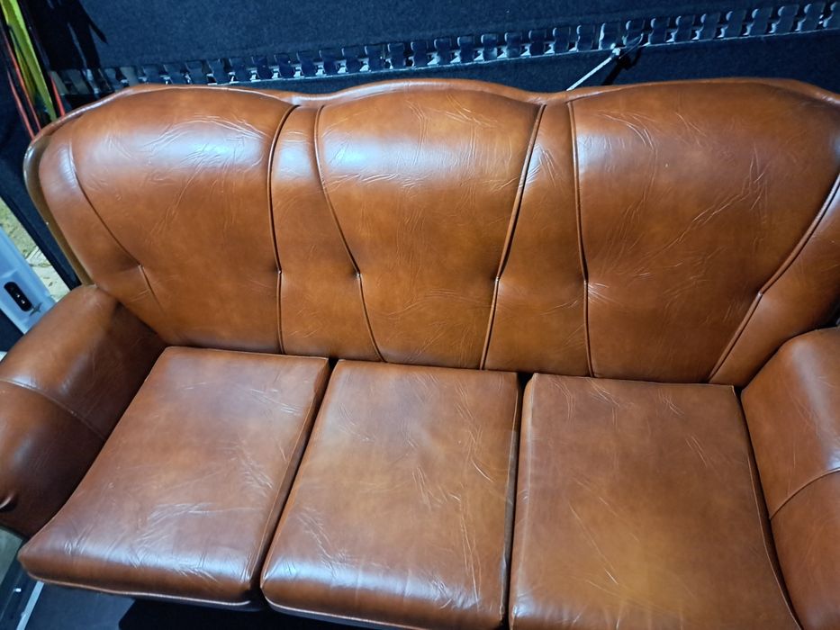 Sofá cama em pele