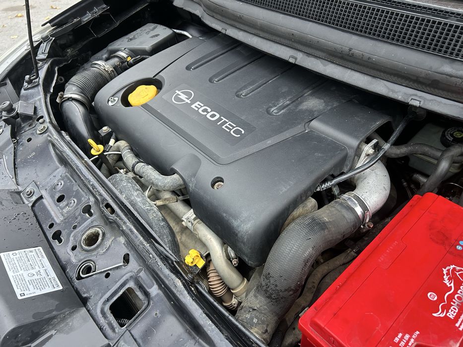 Opel zafira 2010 1.9tdi