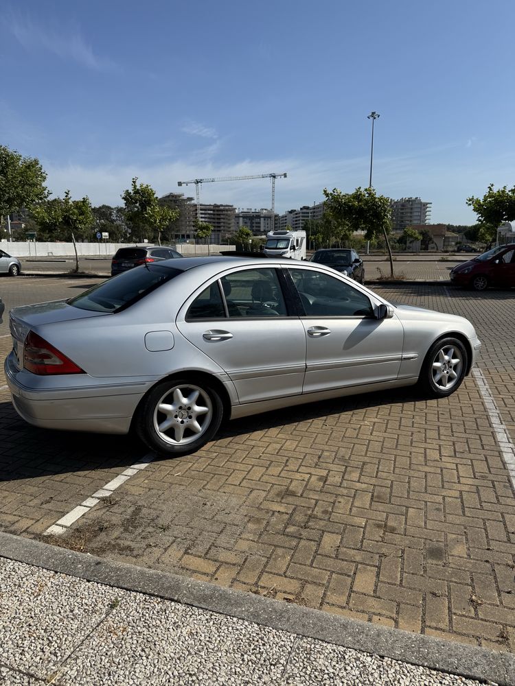Mercedes c220CDi elegance com todos os extras 286.000km aceito retoma