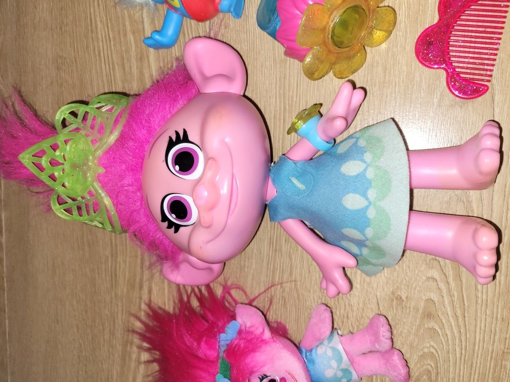 Zestaw Trolls Trolle Poppy śpiewająca