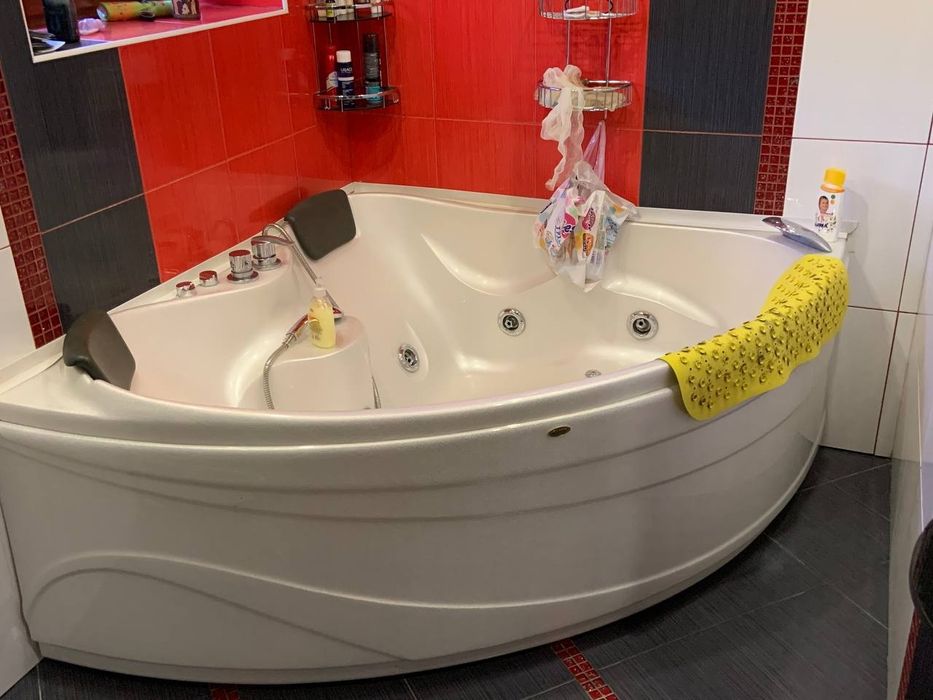 Продам ванну-джакузи