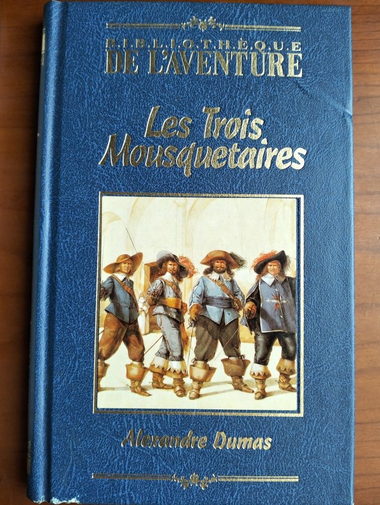 Livros Três Mosqueteiros/Tom Sawyer em francês