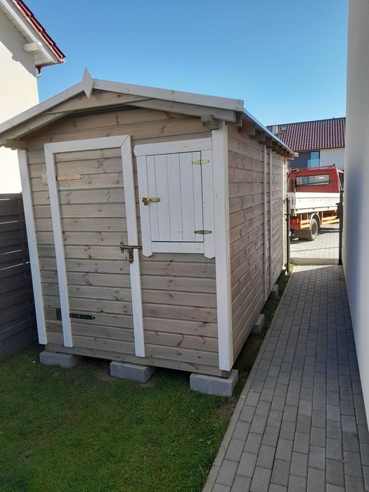 Domek gospodarczy, schowek,  altana z drewna.