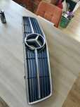Nowy grill atrapa Mercedes sec w126