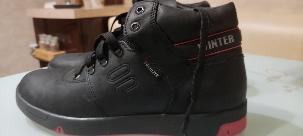 Чоловічі зимові шкіряні черевики. Мужские зимние ботинки.