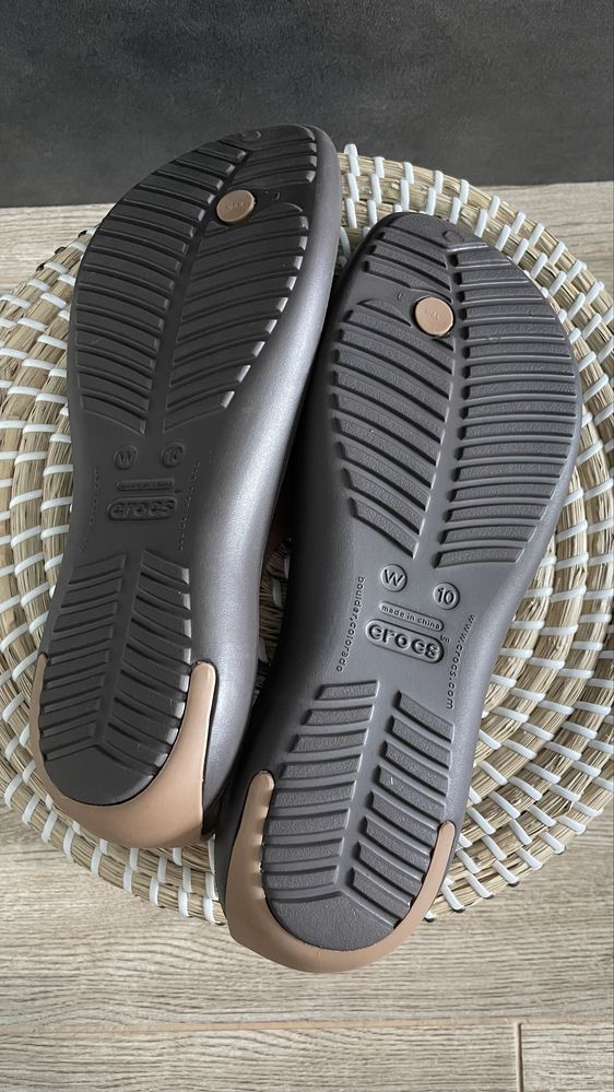 Crocs japonki Sexi Flip Bronze/Espresso W10 41/42