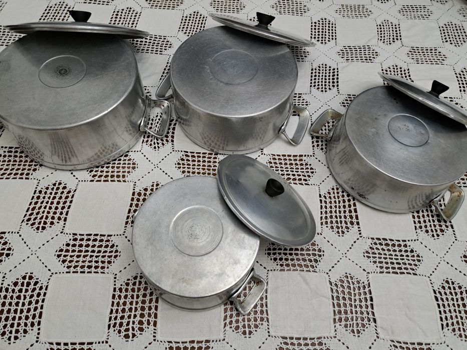 4 Tachos  em Alumínio Fundido -  Tamanhos  16/18/20 e 22 -Resistentes