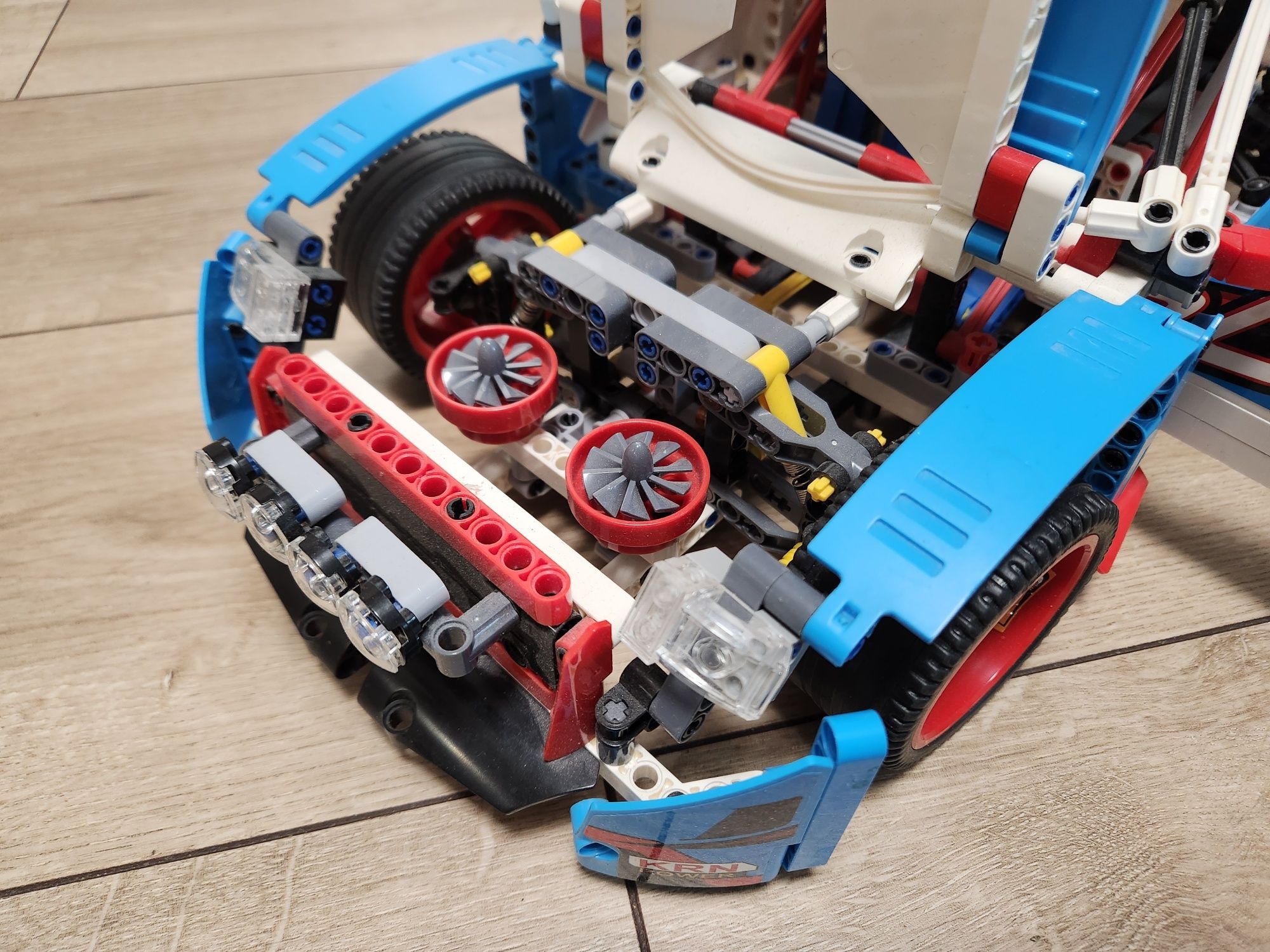 Lego 42077 technic с двигателем и подвеской 4х4 ралли