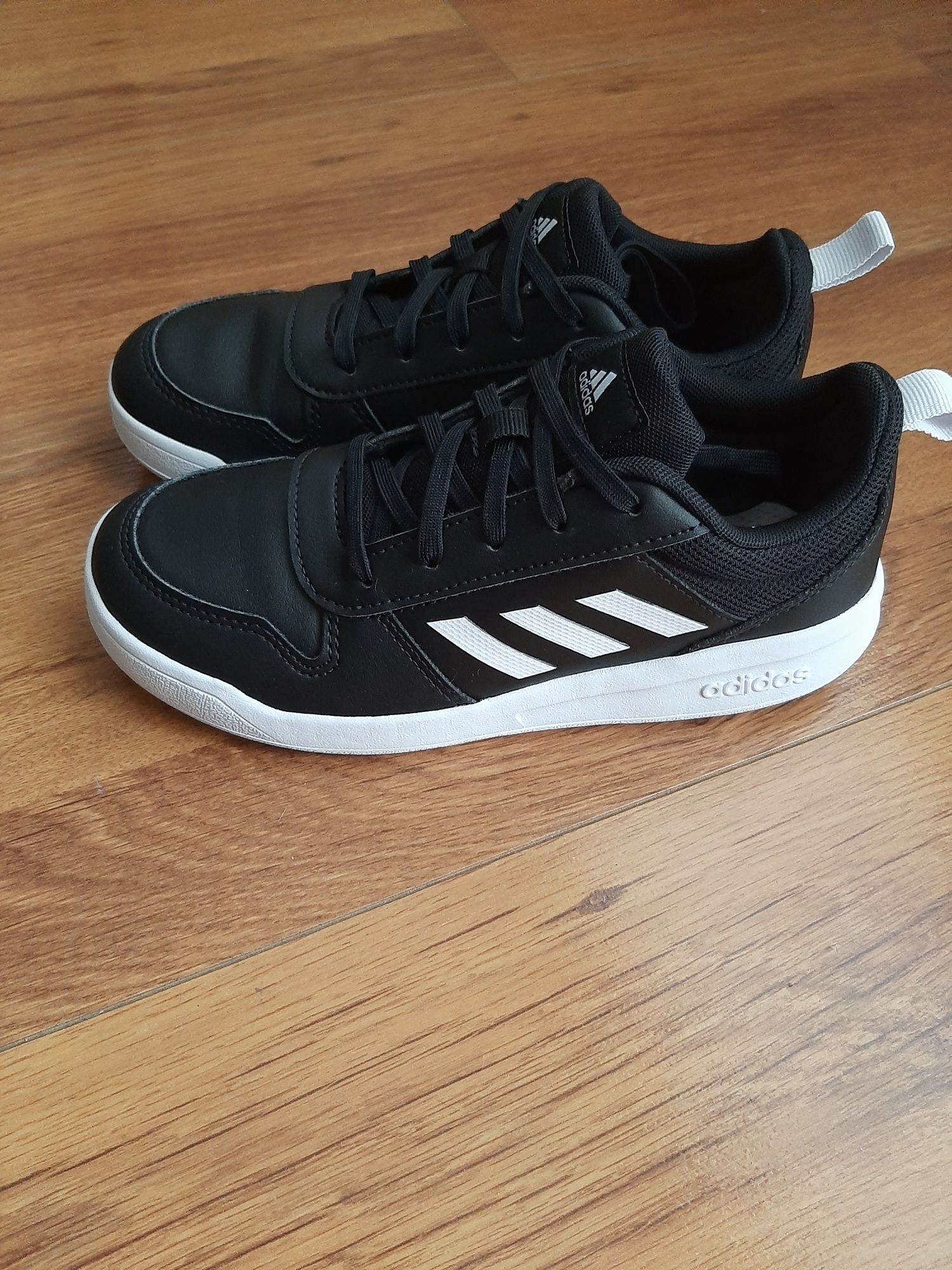 Buty Adidas Tensaur r. 34
