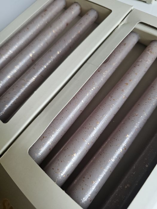 Świece stołowe dlugie że złotem różne kolory -8 szt