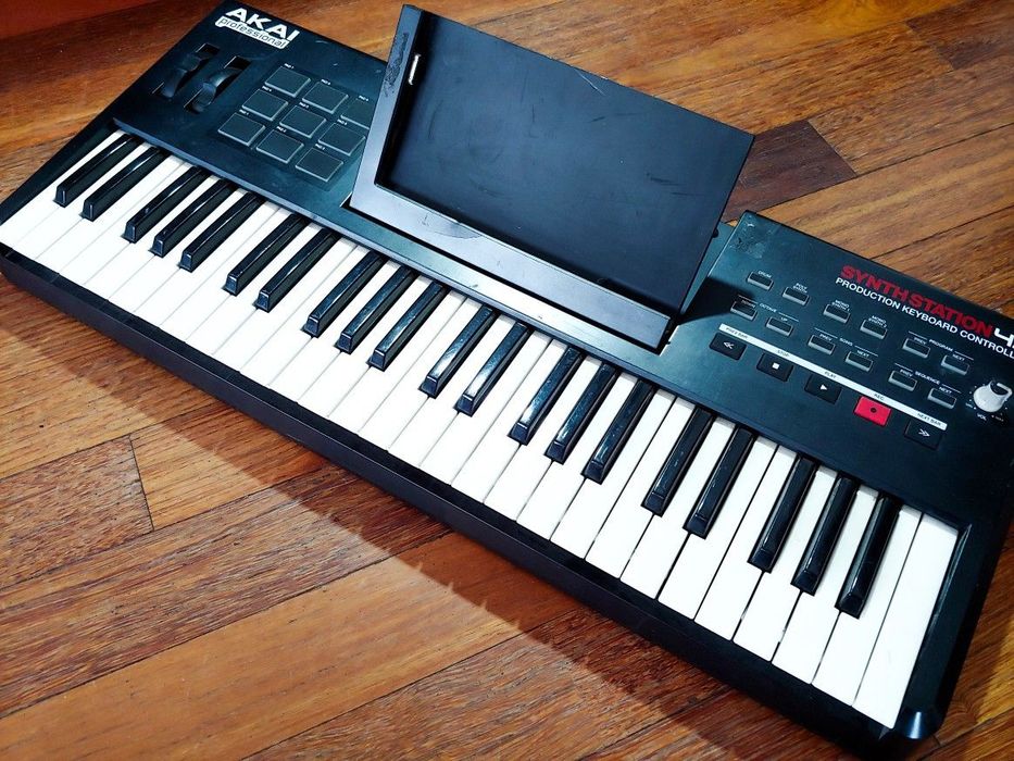 Akai Professional Synthstation 49 midi клавіатура клавіші для iPad