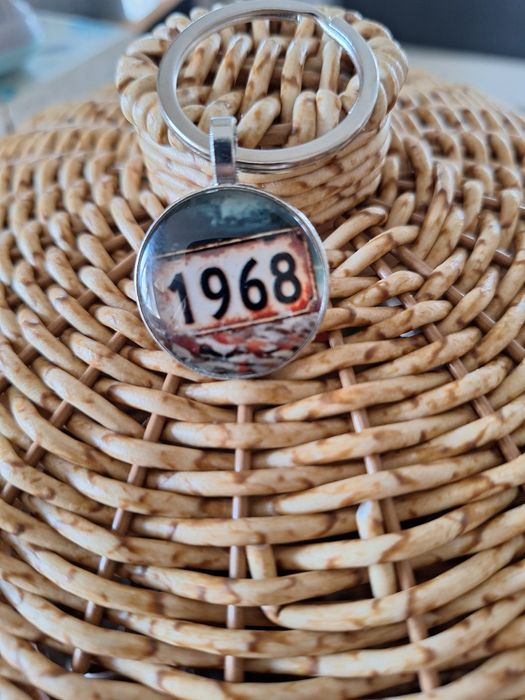 Brelok do kluczy vintage 1968 prezent urodziny mikołajki