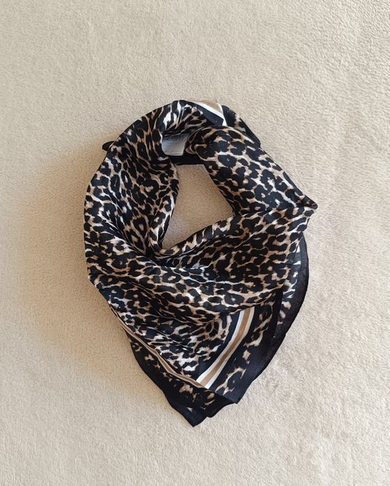 Marc Cain шовкова хустка шийний невеликий платок оригінал