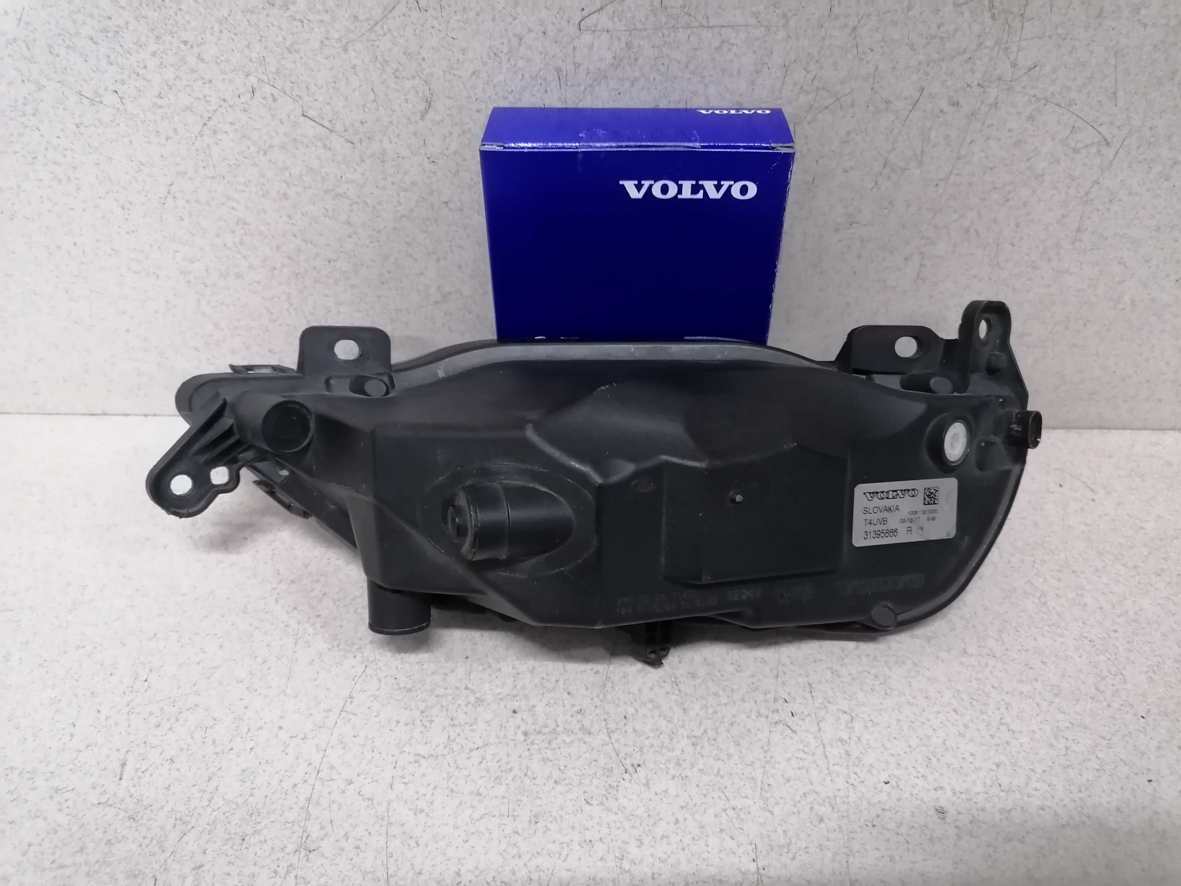 Volvo XC90 V90 S90 - Halogen LED Prawy