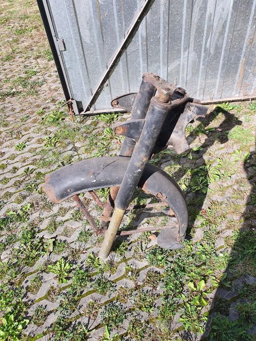 Zawieszenie lagi błotnik WSK 125