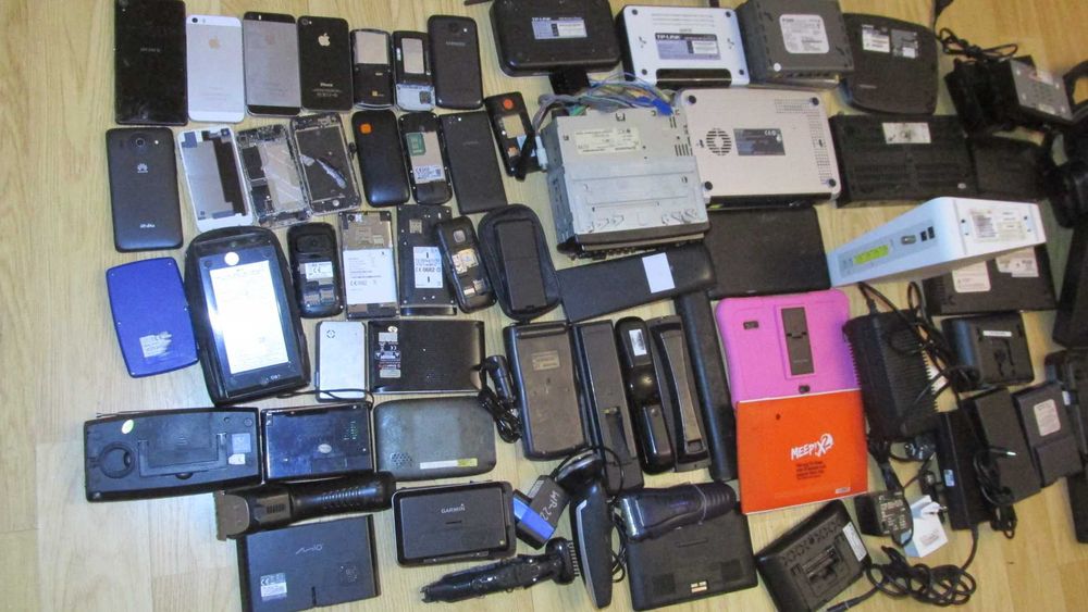 Routery telefony nawigacje tablety słuchawki i inne ok 71szt