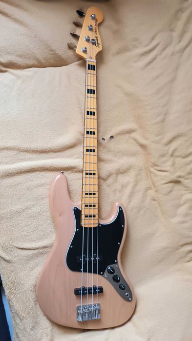 Gitara  Basowa JAZZ BASS SQUIER by Fender  Natural  jak Nowa
