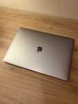 Apple MacBook Pro 15” (2017) – i7 / 16 GB RAM / 256 GB SSD