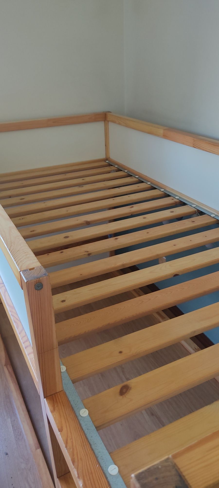 Cama IKEA Kura reversível