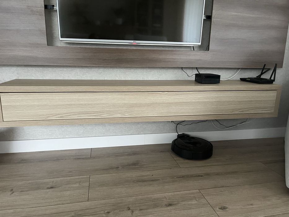 Szafka rtv wisząca