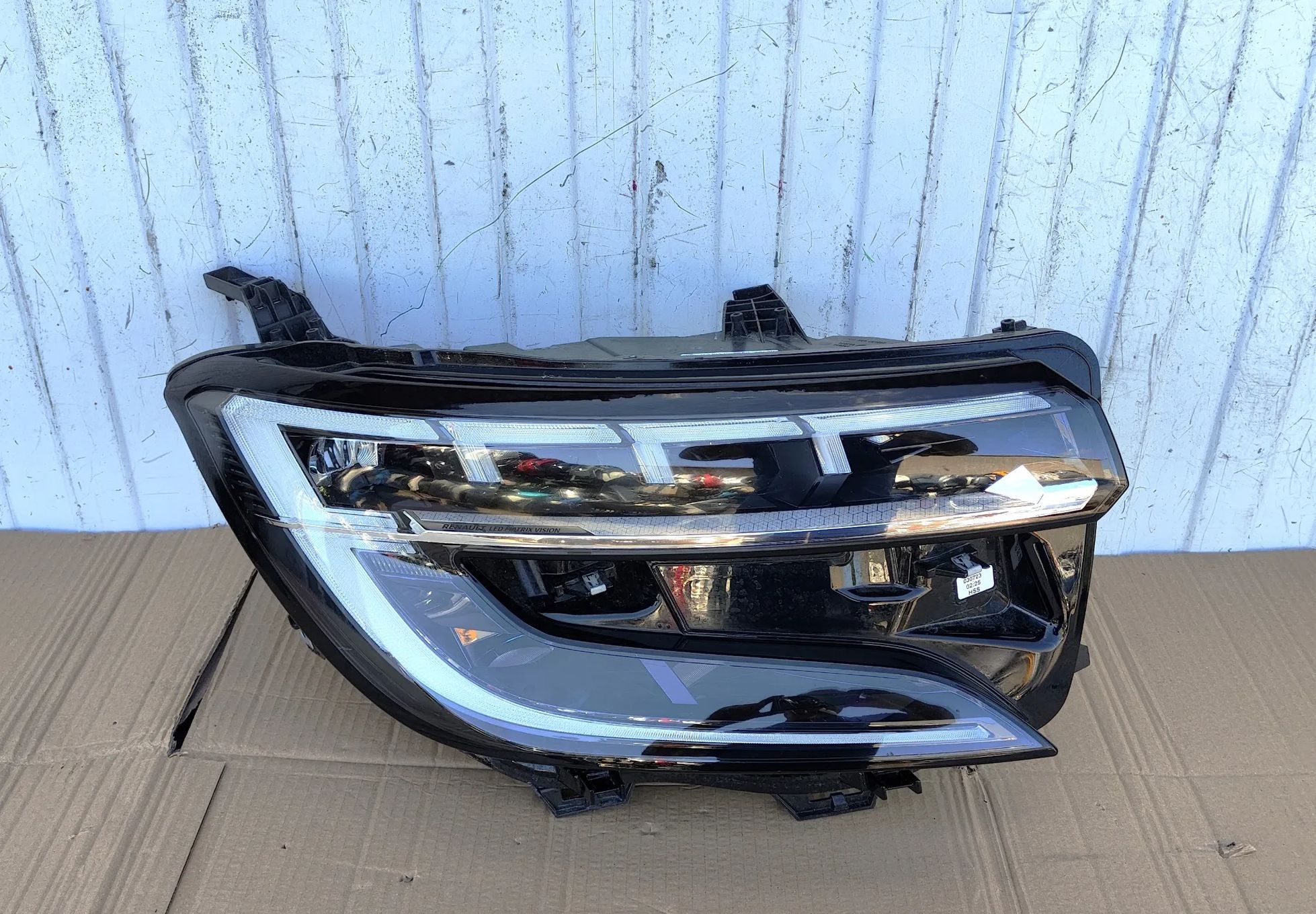 REANAULT AUSTRAL MATRIX FULL LED LAMPA PRAWA PRZÓD