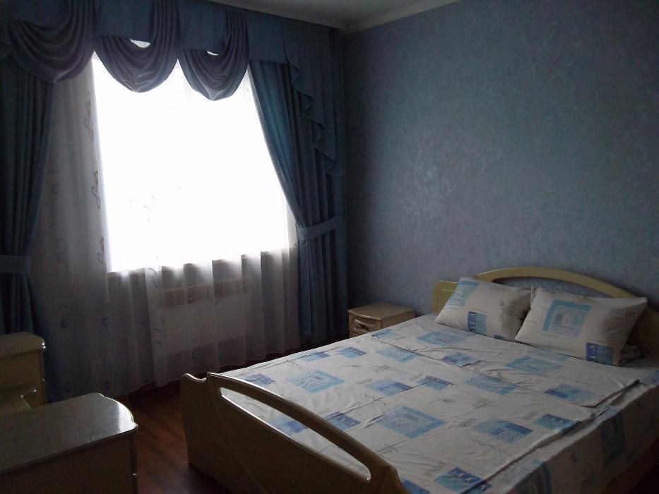 Подобово двохкімнатна квартира недалеко від центру міста