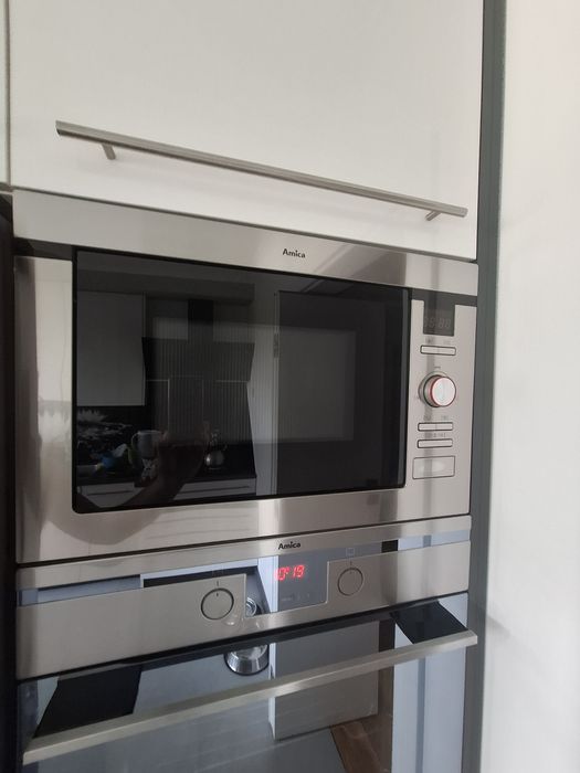 Kuchenka mikrofalowa Amica AMM 25 BI uszkodzona