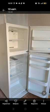 Холодильник LG в робочому стані