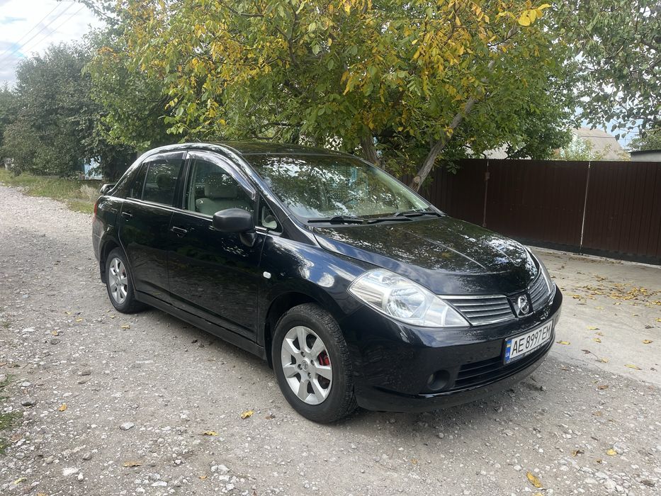 Nisan Tiida автомат 1.6