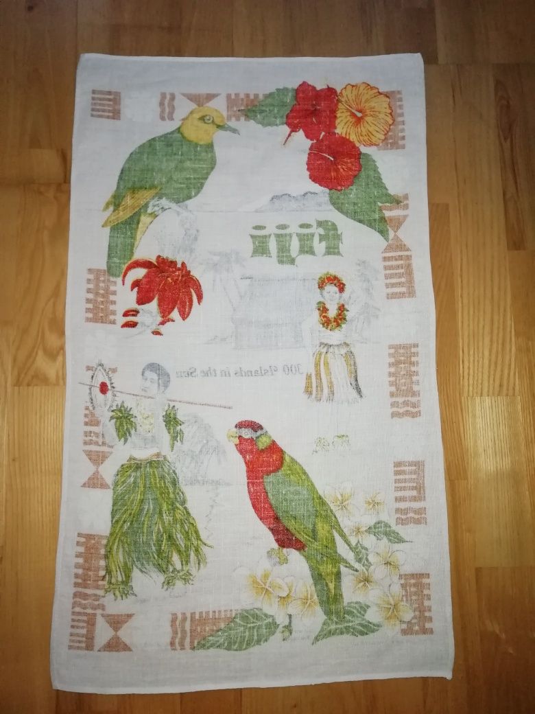 Bieżnik lniany z kolorowym nadrukiem papugi