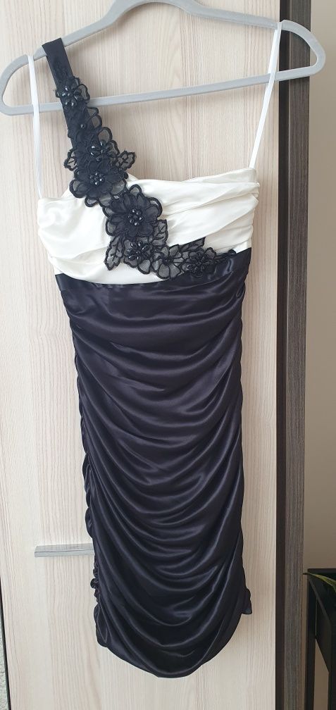 sukienka czarna mini