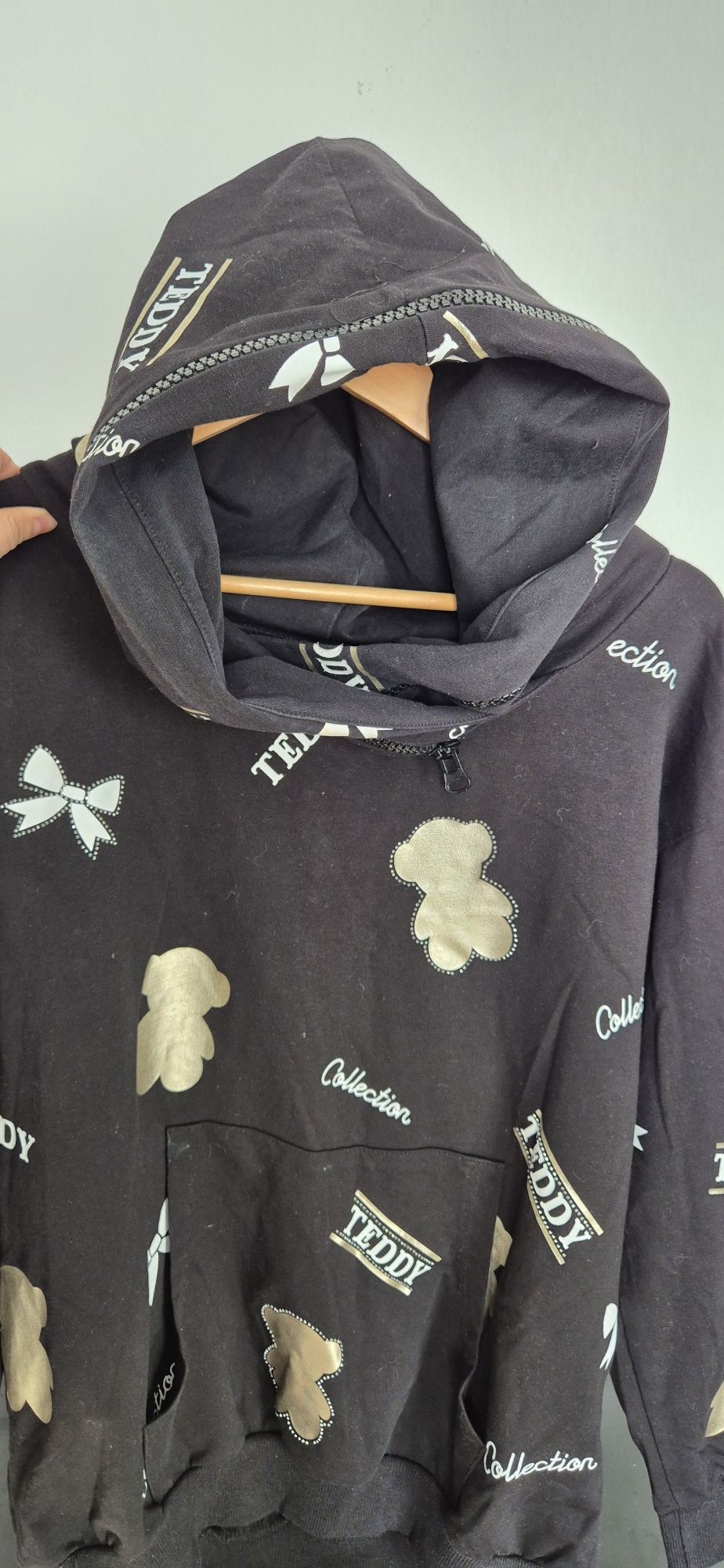 Czarna bluza damska z kapturem oversize