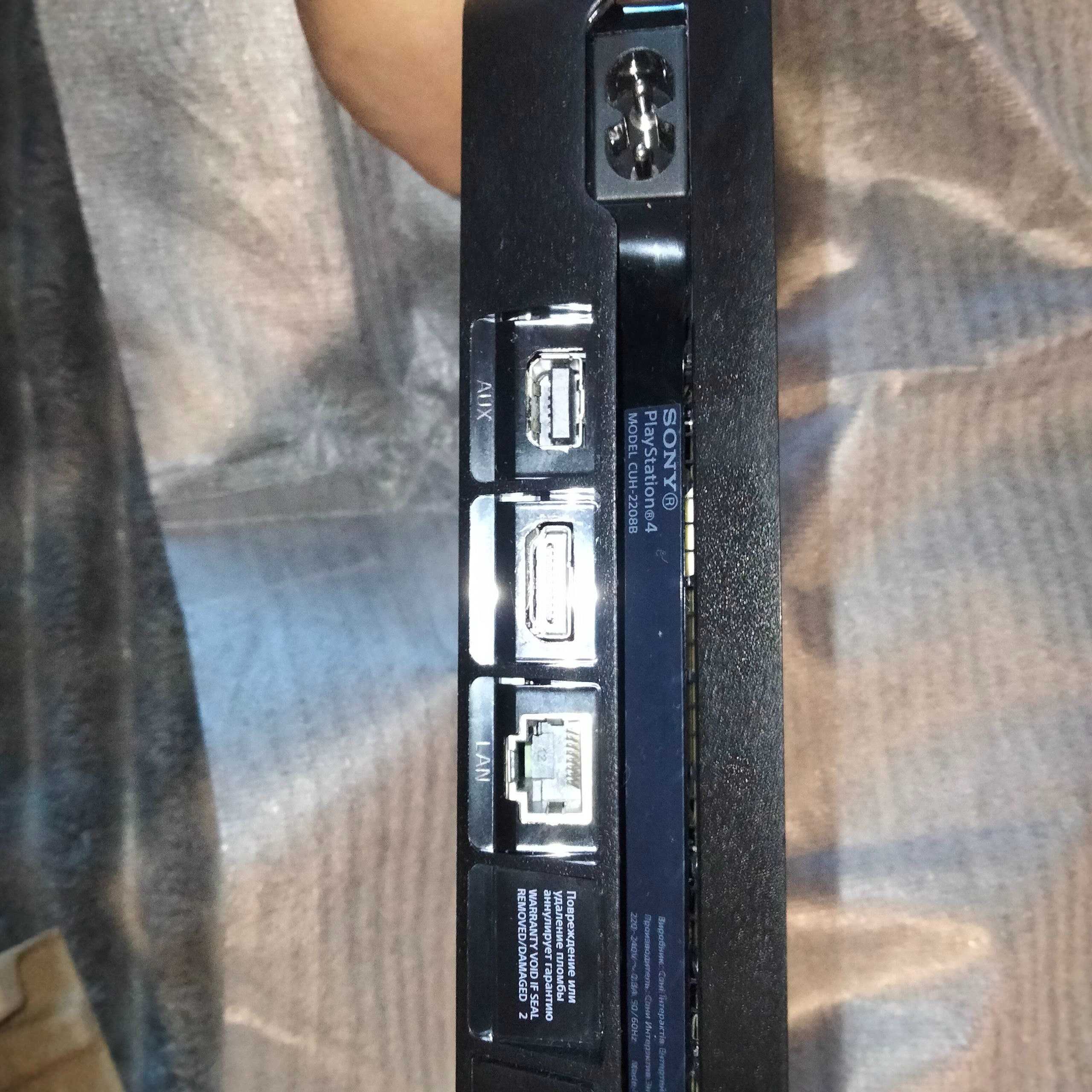 PS4 Slim 1TB [CUH-2208B] + 6 игор