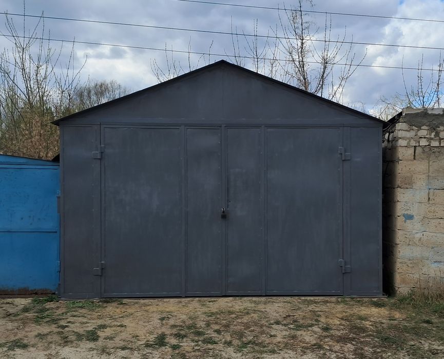 Гараж на Холодной горе