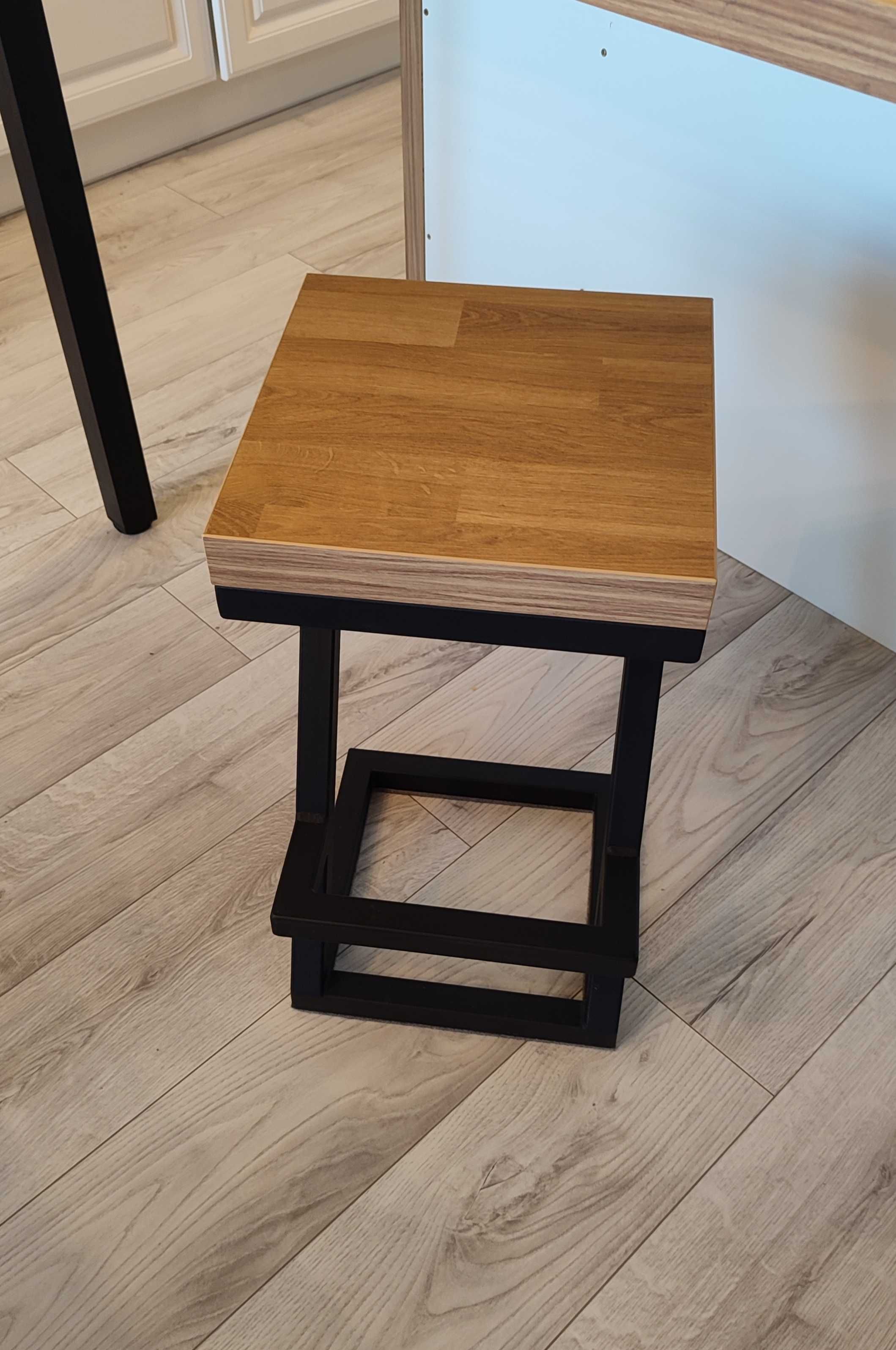 Stół i krzesła hokery loft industrial minimalistyczny