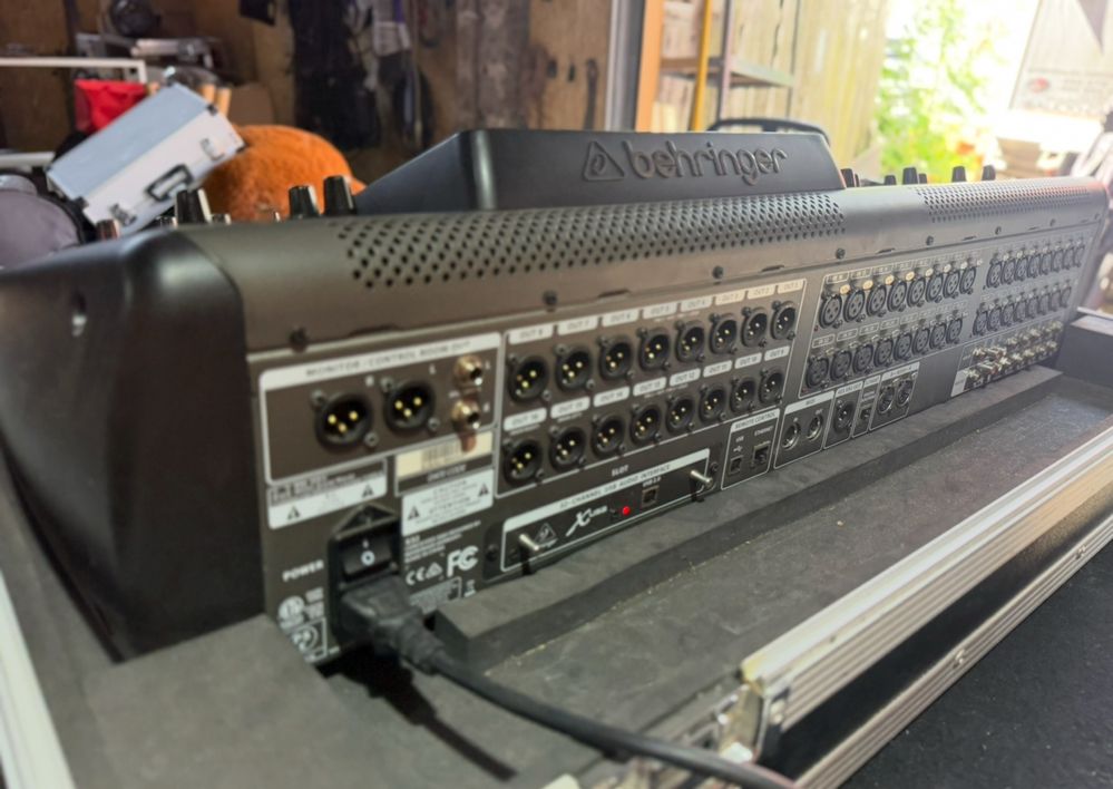 Behringer X32 Full+ FlightCase, Zadbany