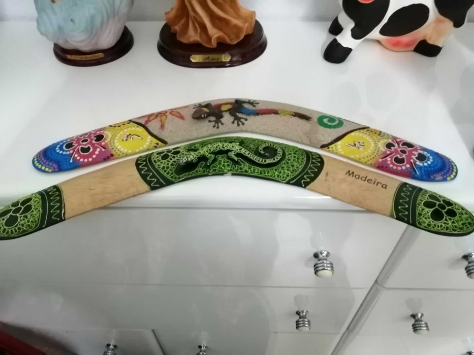 Dois Boomerang e um batuque (artesanato da Madeira)