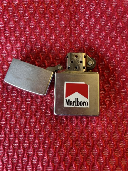 Zapalniczka Zippo srebna uzywana