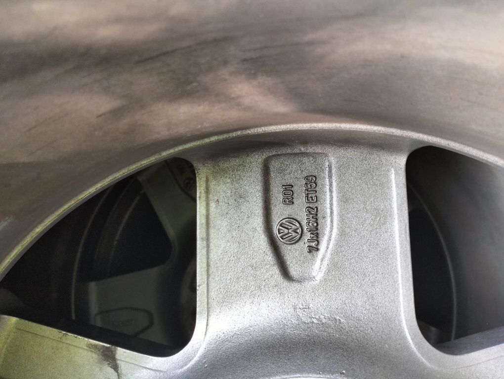 Продам литые диски R16. Находятся в Одессе.