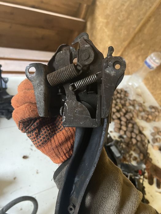 Замок капота мазда 626 mazda gd