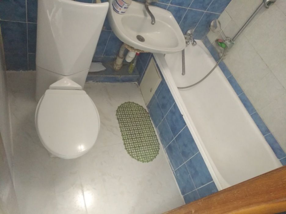 Цілодобово на Севастопольській площі