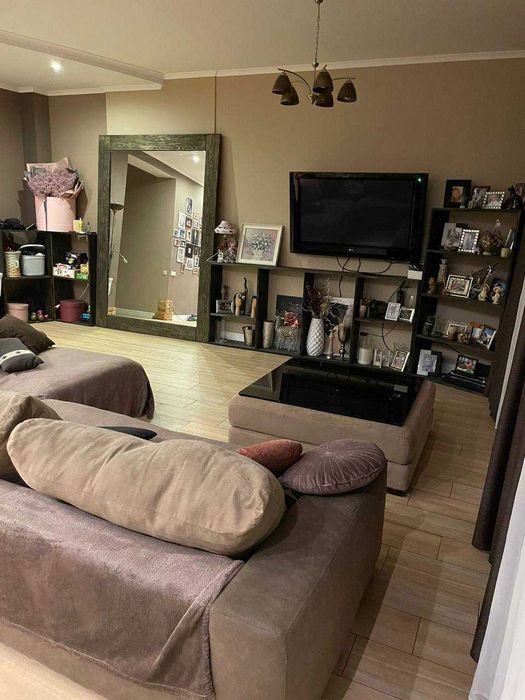 Таунхаус з ремонтом в Ірпені 163 м² Закритий комплекс, камін, меблі.