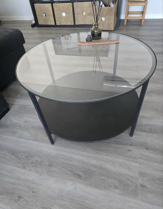 Mesa de centro em vidro e metal preto ikea