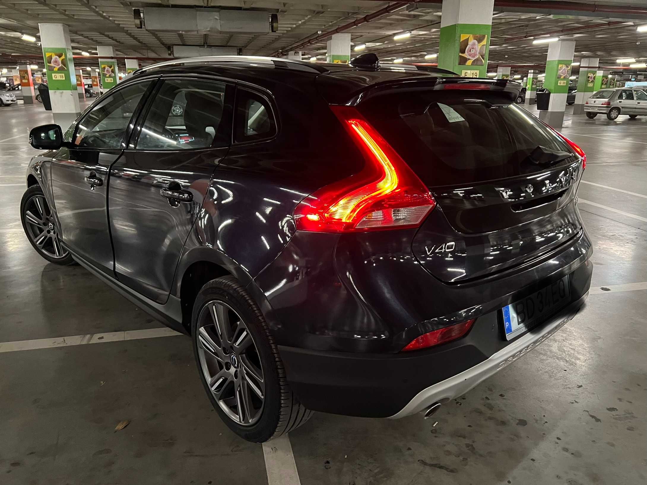 Volvo v40 D3 2.0 Cross Coutry automático 2015