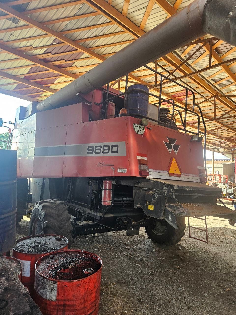 Комбайн Massey Ferguson 9690
