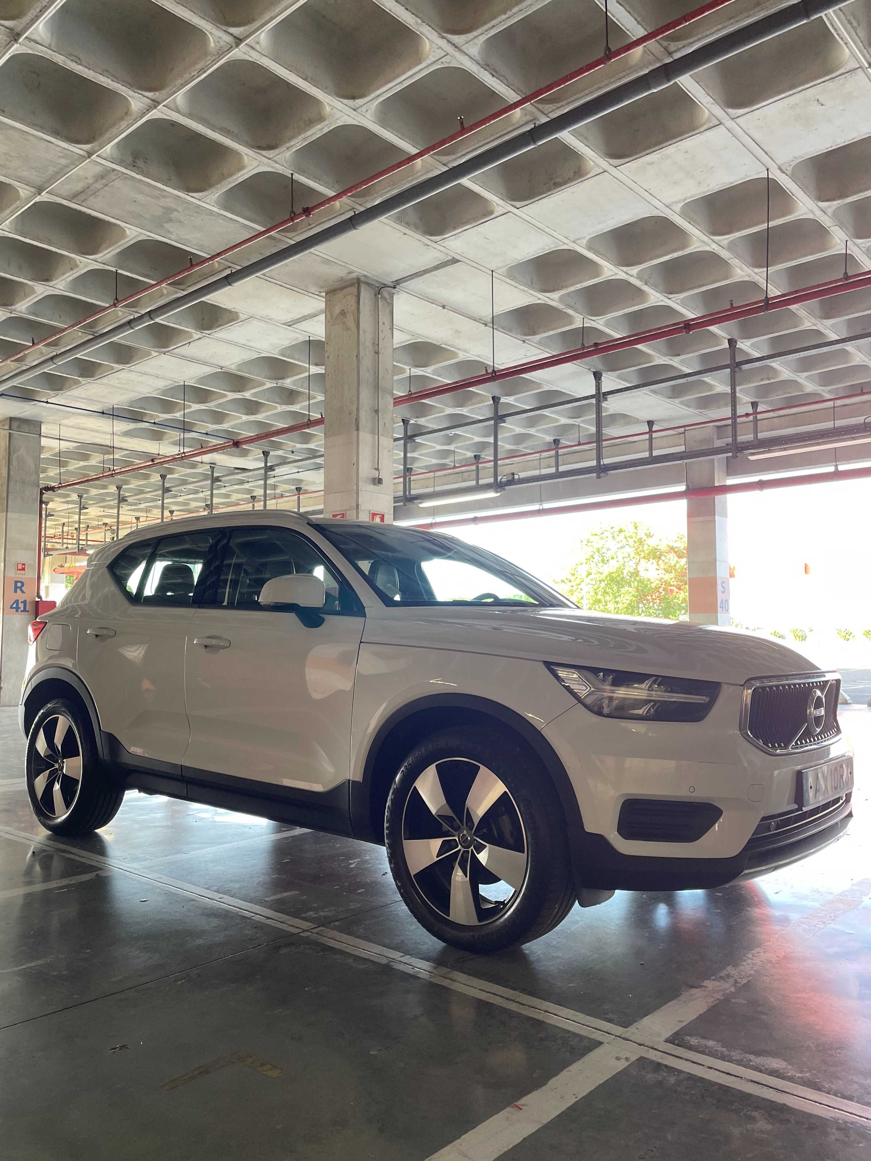 Volvo XC40 | D3 (Diesel) | Momentum Geartronic | Caixa Automática
