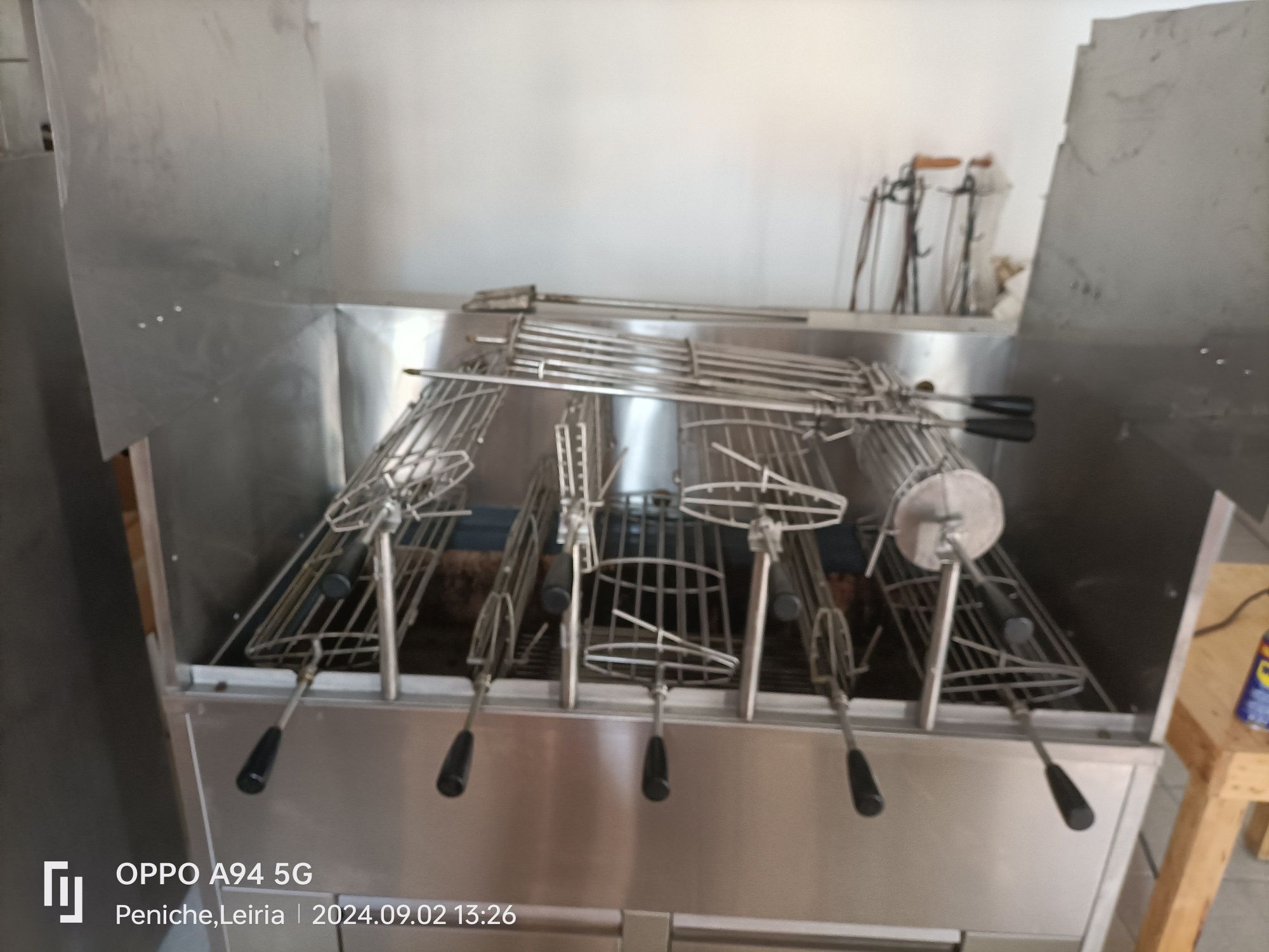 Vendo Churrasco de Frangos e Entrecosto Rotativo Grelhas para Batatas